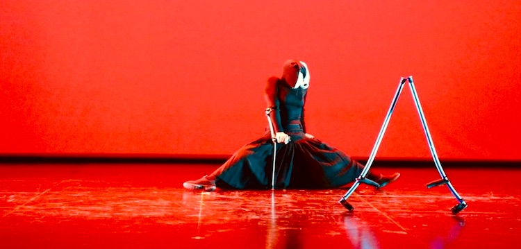 Bailar con muletas